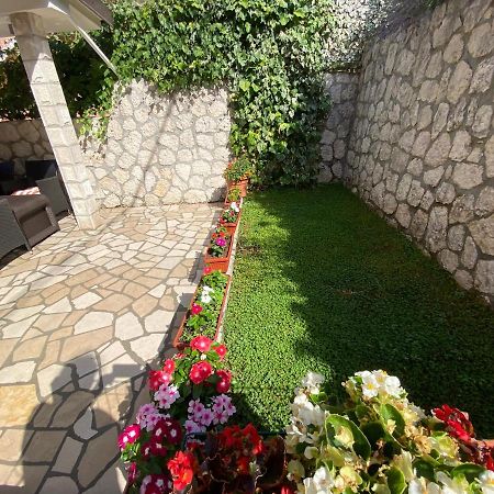 Momentera Apartments Котор Екстер'єр фото