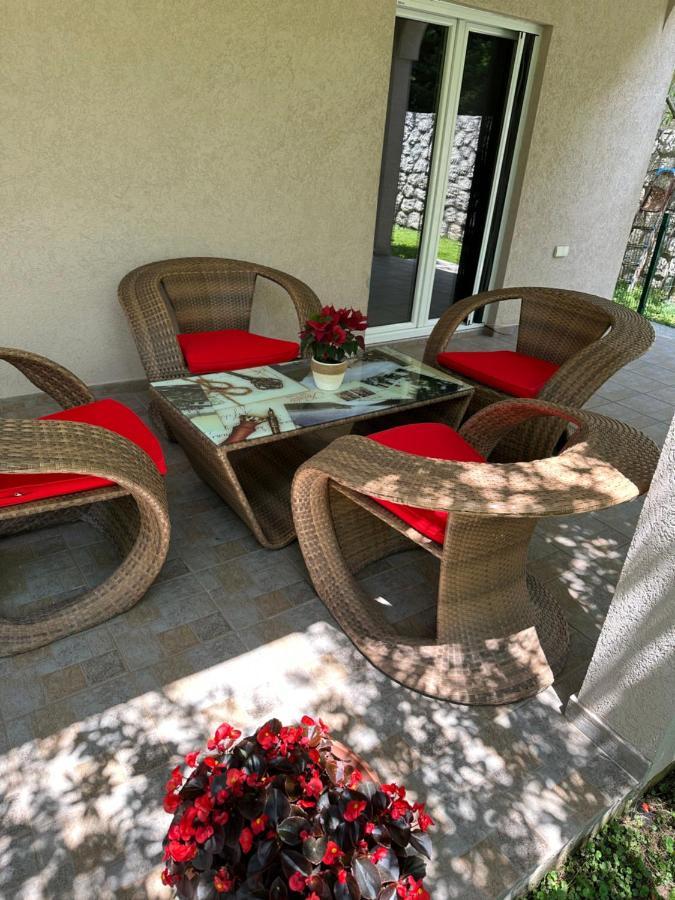 Momentera Apartments Котор Екстер'єр фото